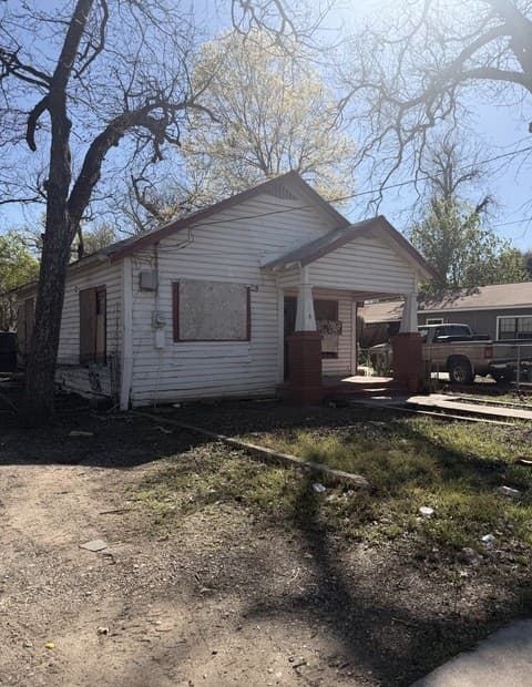 2-bedroom rental at 108 Ripford in San Antonio, TX — photo 1