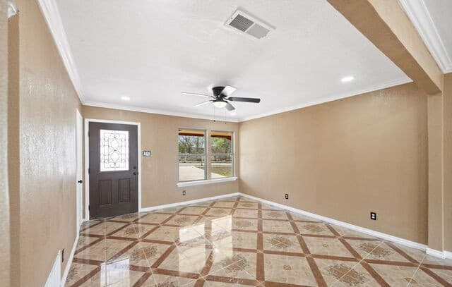 4-bedroom rental at 131 Morning Valley in San Antonio, TX — photo 4