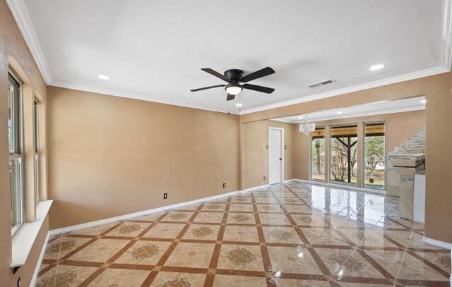 4-bedroom rental at 131 Morning Valley in San Antonio, TX — photo 5