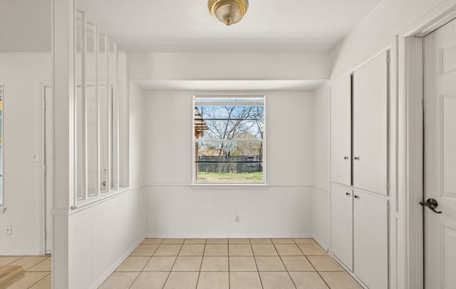 3-bedroom rental at 5958 Midcrown in San Antonio, TX — photo 5