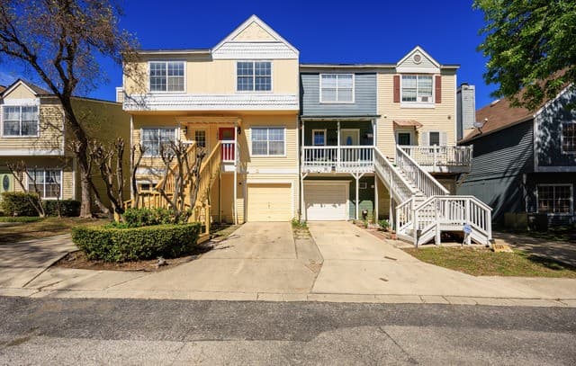 3-bedroom rental at 1825 Garys Park in San Antonio, TX — photo 2