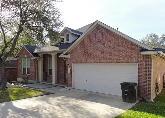 3-bedroom rental at 9818 Great Basin in San Antonio, TX — photo 3