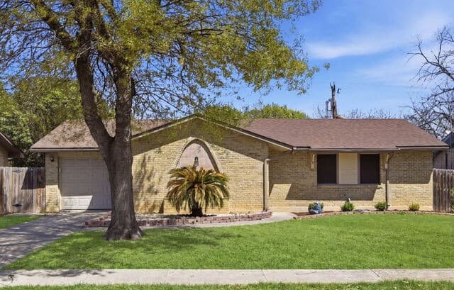 3-bedroom rental at 4827 Casa Grande in San Antonio, TX — photo 1