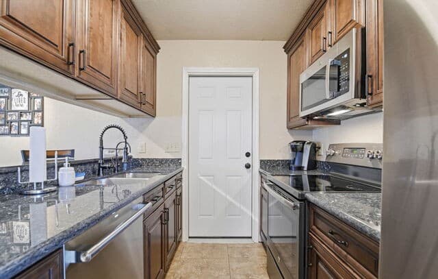 3-bedroom rental at 4827 Casa Grande in San Antonio, TX — photo 5