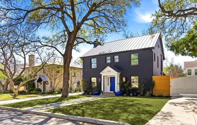 4-bedroom rental at 434 Thelma in Olmos Park, TX — photo 2