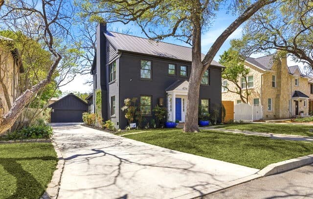 4-bedroom rental at 434 Thelma in Olmos Park, TX — photo 3