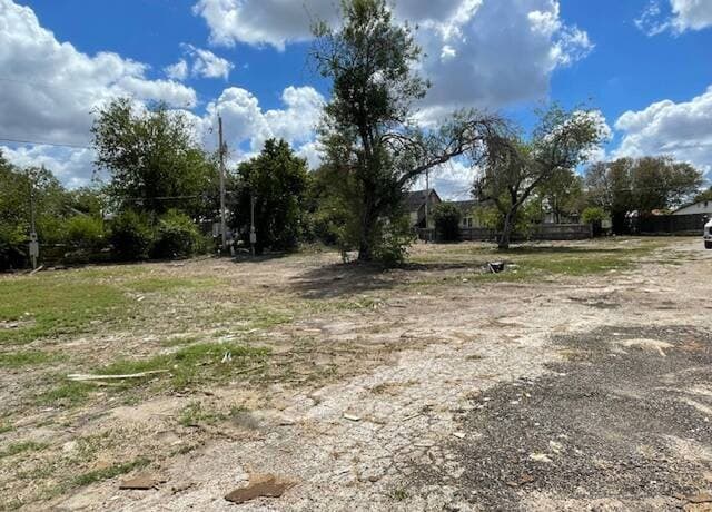 2-bedroom rental at 722 School in Kenedy, TX — photo 4