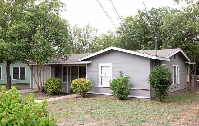 3-bedroom rental at 4618 Neer in San Antonio, TX — photo 2