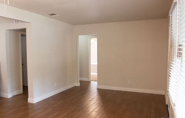 3-bedroom rental at 4618 Neer in San Antonio, TX — photo 5