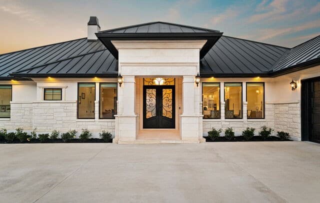 3-bedroom rental at 23706 High Garden in San Antonio, TX — photo 4