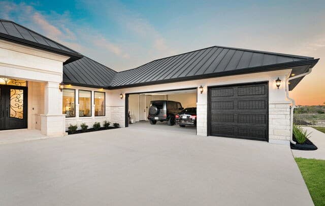 3-bedroom rental at 23706 High Garden in San Antonio, TX — photo 5