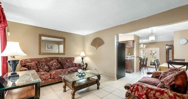 3-bedroom rental at 1702 Ann Arbor in San Antonio, TX — photo 2