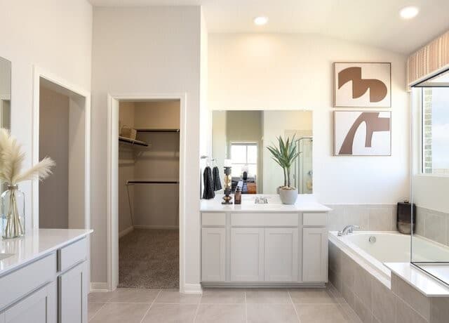 4-bedroom rental at 11361 Feather Vale in San Antonio, TX — photo 4