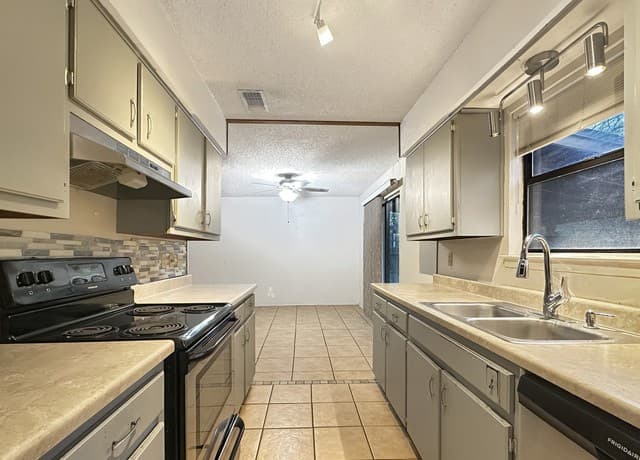 2-bedroom rental at 116 Apache Circle in Cibolo, TX — photo 5