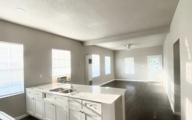 3-bedroom rental at 330 Princeton in San Antonio, TX — photo 4