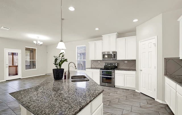 4-bedroom rental at 424 Landmark Falls in Cibolo, TX — photo 4