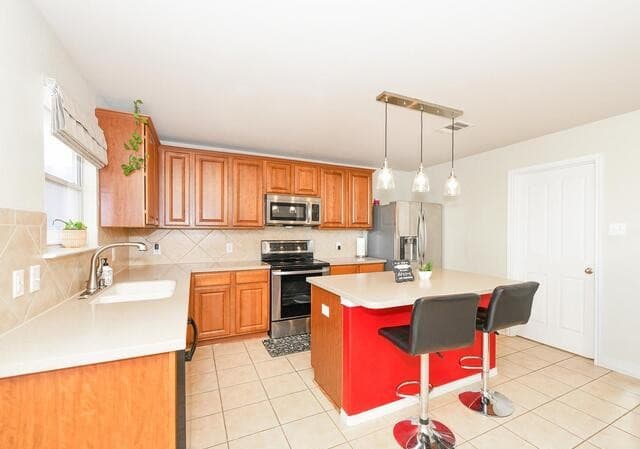 4-bedroom rental at 9842 Magnolia in San Antonio, TX — photo 5
