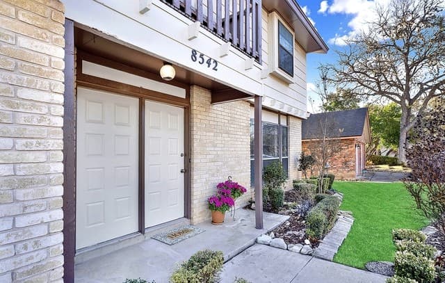 3-bedroom rental at 8542 Timberbriar St in San Antonio, TX — photo 5