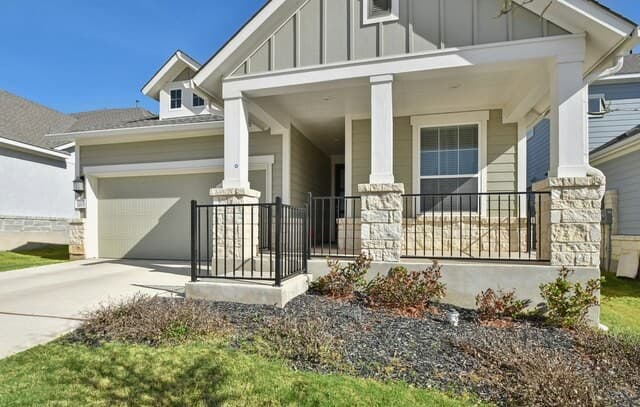 4-bedroom rental at 12125 Vine Blossom in Schertz, TX — photo 2