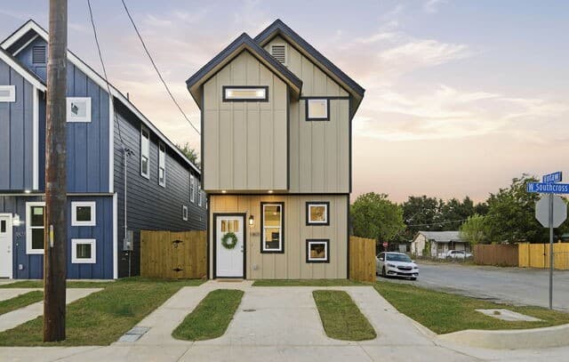 3-bedroom rental at 1801 W Southcross Blvd in San Antonio, TX — photo 1