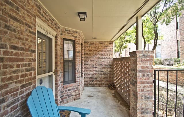 2-bedroom rental at 201 Ellwood Unit 107 in San Antonio, TX — photo 2