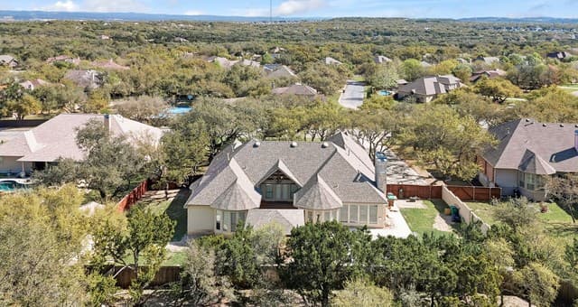 4-bedroom rental at 1510 Clementson Dr in San Antonio, TX — photo 2