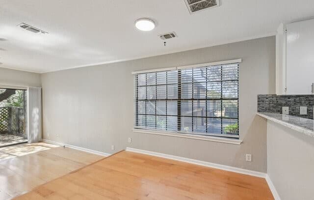 2-bedroom rental at 11815 Vance Jackson Unit 606 in San Antonio, TX — photo 4