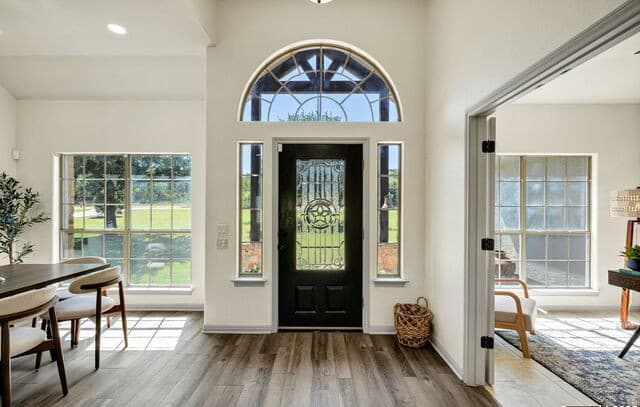 3-bedroom rental at 913 Long Mdw in Spring Branch, TX — photo 5