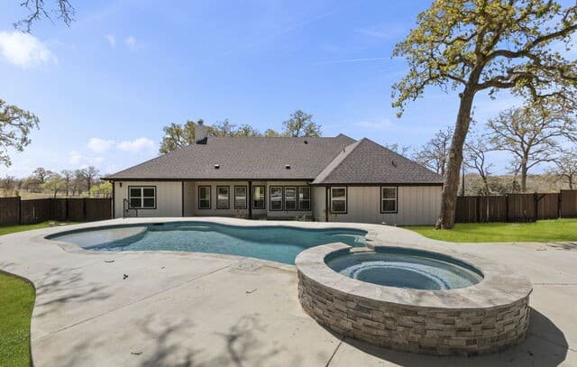 Home for sale at 116 Timber Heights in La Vernia, TX — photo 4