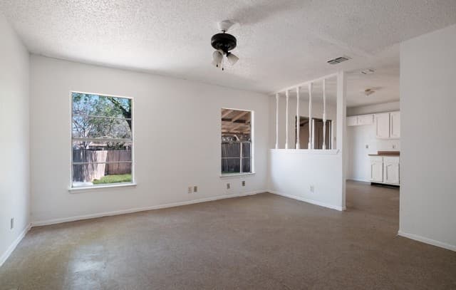 2-bedroom rental at 1326 Bayou Dr S in San Antonio, TX — photo 5