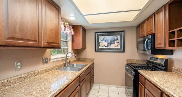 3-bedroom rental at 7626 Meadow Lawn in San Antonio, TX — photo 4