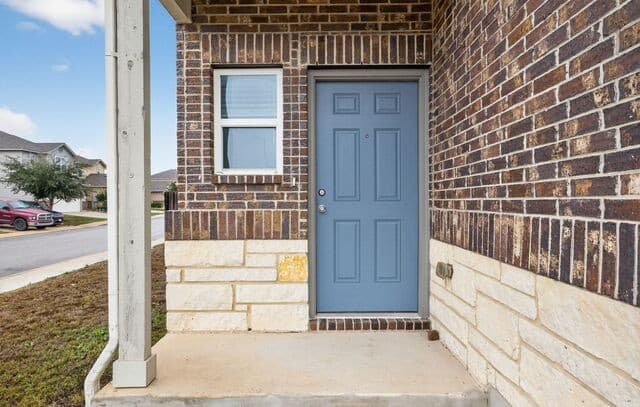 3-bedroom rental at 13003 Lineberry Ln in St Hedwig, TX — photo 3