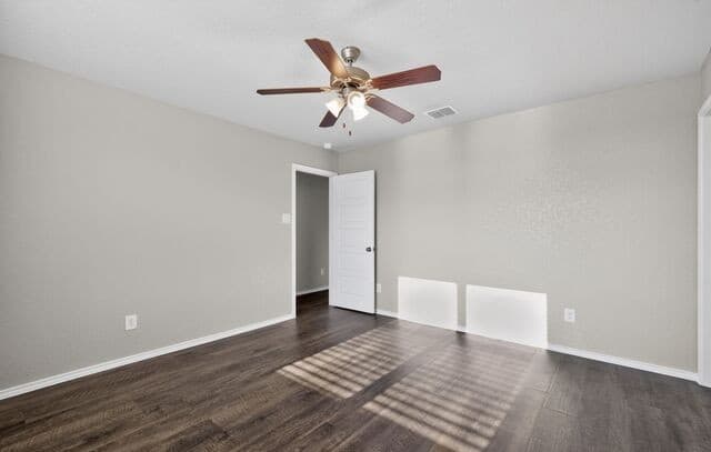 3-bedroom rental at 13003 Lineberry Ln in St Hedwig, TX — photo 5