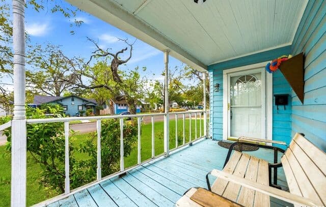 2-bedroom rental at 479 E Magnolia in San Antonio, TX — photo 5