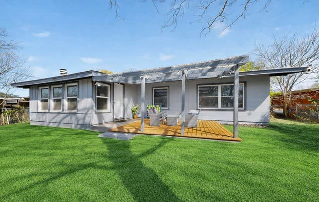 3-bedroom rental at 414 Sharon in San Antonio, TX — photo 5