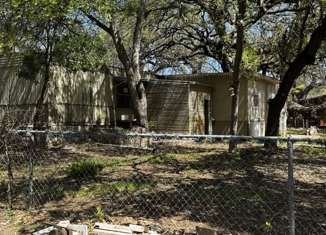 2-bedroom rental at 25110 Ada Mae in San Antonio, TX — photo 3