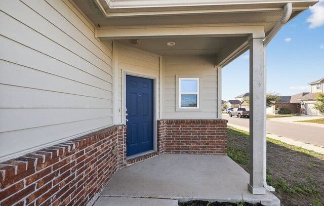 4-bedroom rental at 12904 Cicely in St Hedwig, TX — photo 3