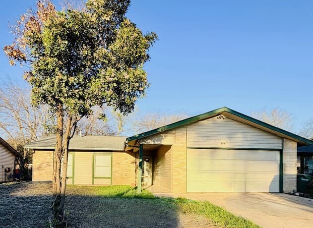 3-bedroom rental at 5718 Timberhill in San Antonio, TX — photo 1