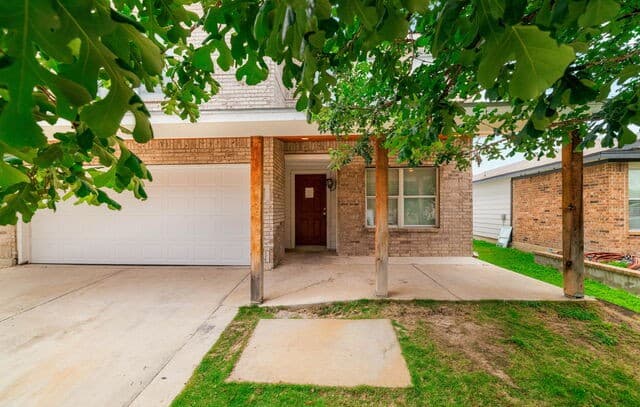 4-bedroom rental at 9027 Timber Laurel in San Antonio, TX — photo 3