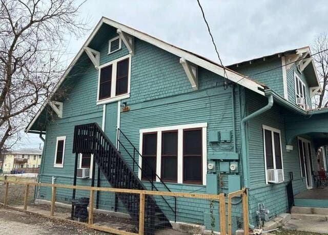 rental at 520 Paschal in San Antonio, TX — photo 4