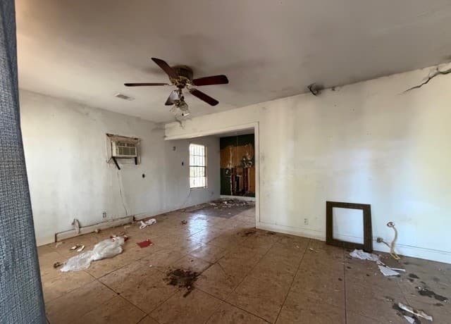 3-bedroom rental at 147 Joe Blanks in San Antonio, TX — photo 4