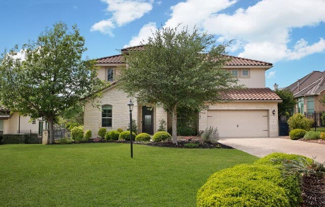 4-bedroom rental at 7 Marbella in San Antonio, TX — photo 1