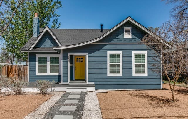 3-bedroom rental at 729 W Kings Hwy in San Antonio, TX — photo 1
