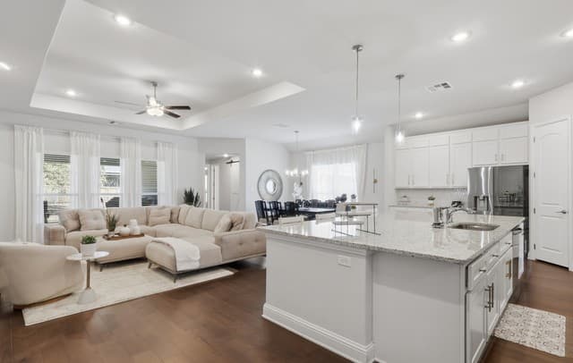 4-bedroom rental at 499 Poe in Castroville, TX — photo 5