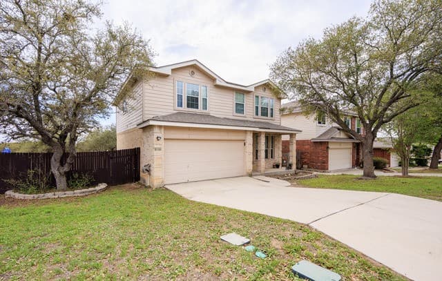 3-bedroom rental at 2438 Encino Cedros in San Antonio, TX — photo 3