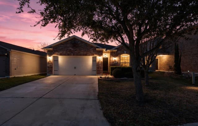 3-bedroom rental at 11647 Luckey Ledge in San Antonio, TX — photo 1
