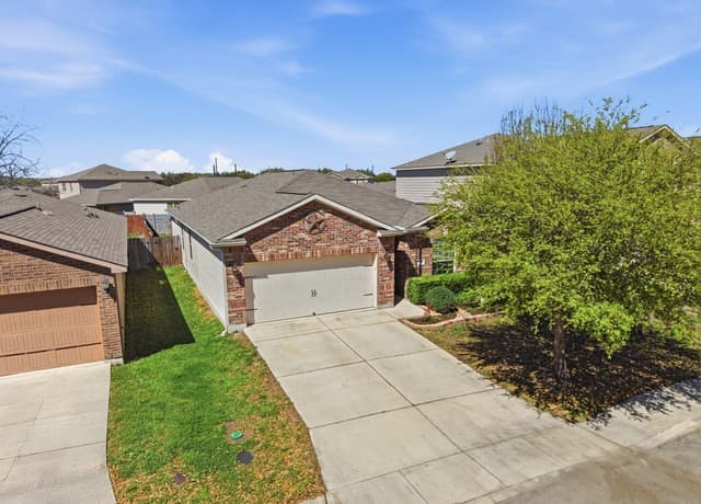 3-bedroom rental at 11647 Luckey Ledge in San Antonio, TX — photo 2
