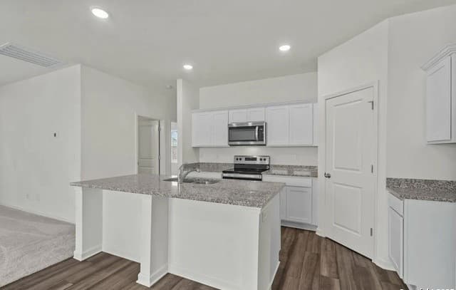3-bedroom rental at 10161 Galineer Glen in Schertz, TX — photo 3