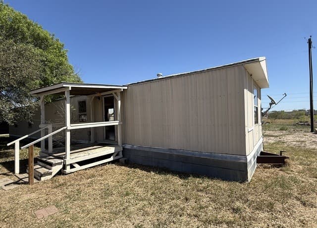 2-bedroom rental at 2811 Southern Breeze in Hondo, TX — photo 3