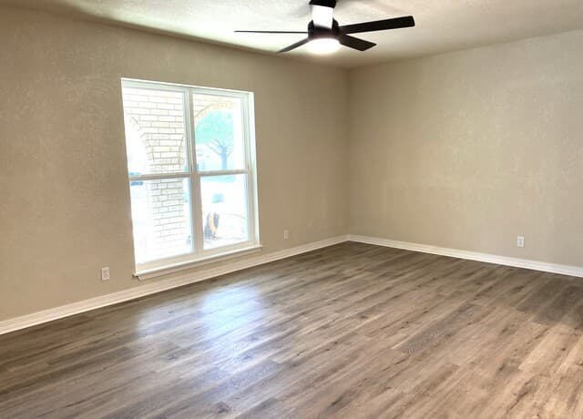 3-bedroom rental at 14147 Swallow in San Antonio, TX — photo 5